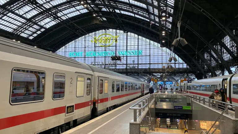 Bahnverkehr am Montag: Verbindung vor der Abfahrt prüfen