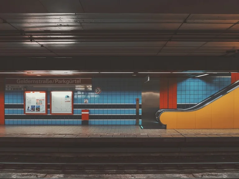 Bahnverkehr am Montag: Verbindung vor der Abfahrt prüfen