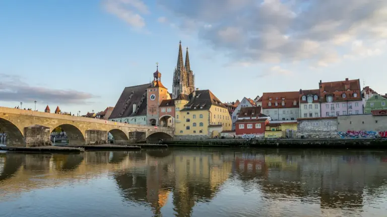 Drachen und blauer Esel: Dom-Rätsel in Regensburg am 25. August