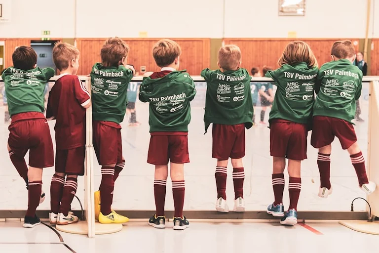 Kostenlos: Kinder bauen in Paderborn einen Tischkicker