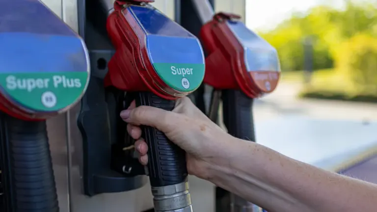 Tanken am Wochenende: Wann sich der Umweg wirklich lohnt
