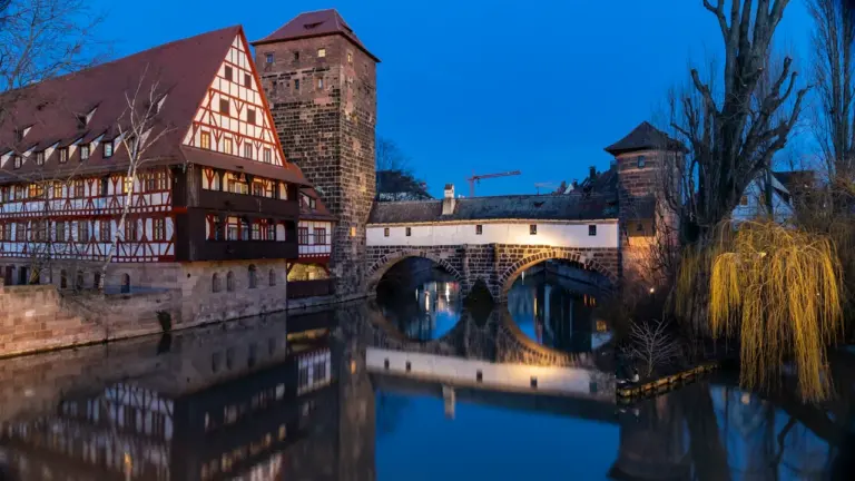 Blaue Nacht in Nürnberg: Kunst zieht 2027 nach Lorenzer