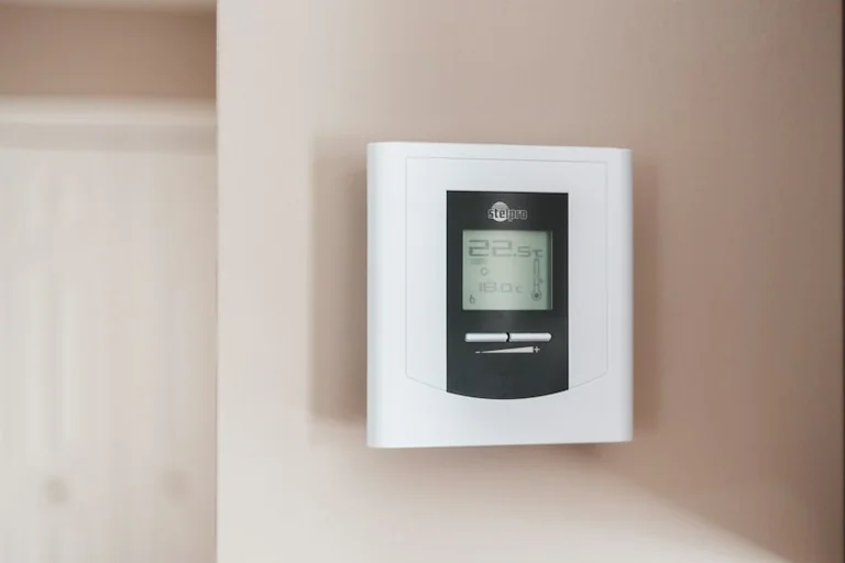 Heizkosten im Herbst: Gas, Fernwärme und Wärmepumpe vergleichen