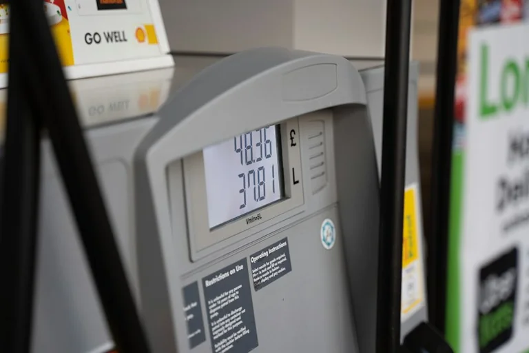 Spritkosten senken: Wann sich die günstigere Tankstelle lohnt